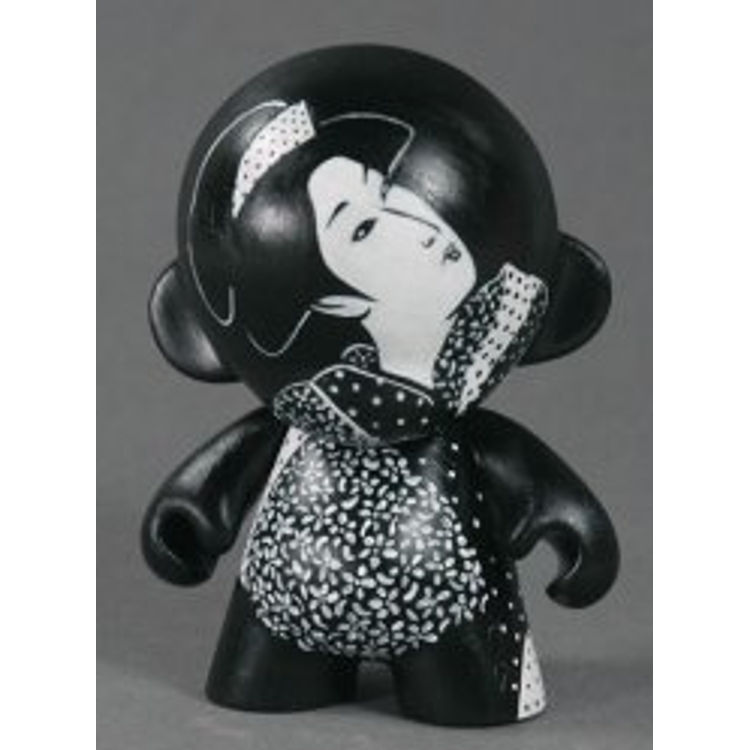 EDO GIRLS 4 IN. MUNNY by Helen Vine