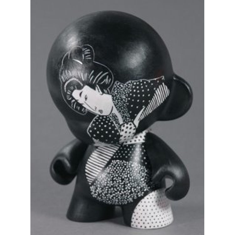 EDO GIRLS 7 IN. MUNNY by Helen Vine