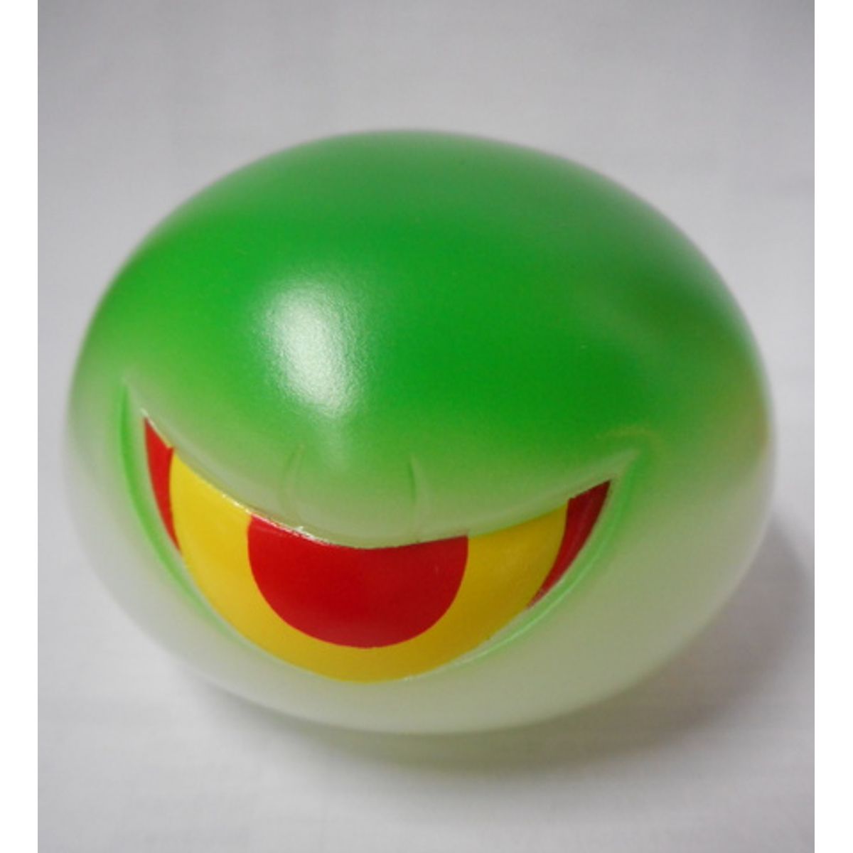 eerie Tai Fook - milky white (green) -