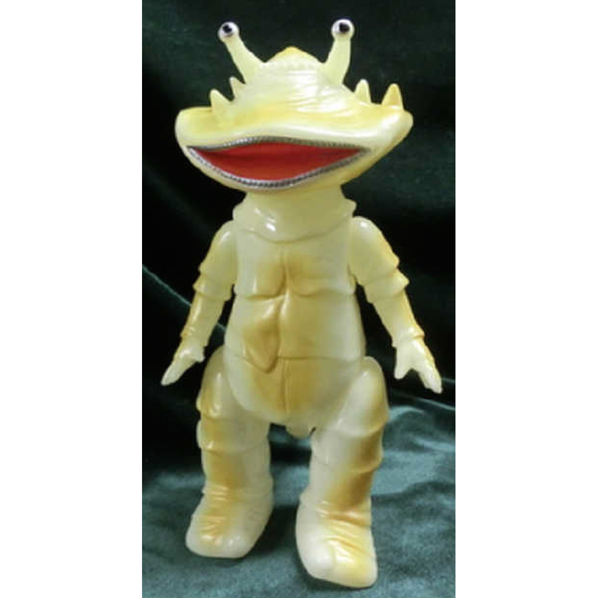 Poppy reprinted Bullmark of Monster Series Kanegon luminous version