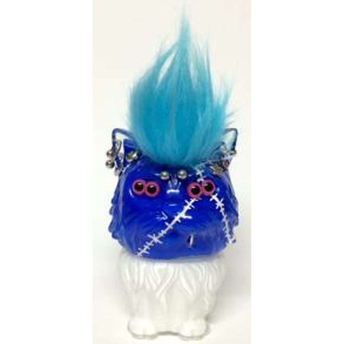 MANY EYES CAT Mohawk x piercing