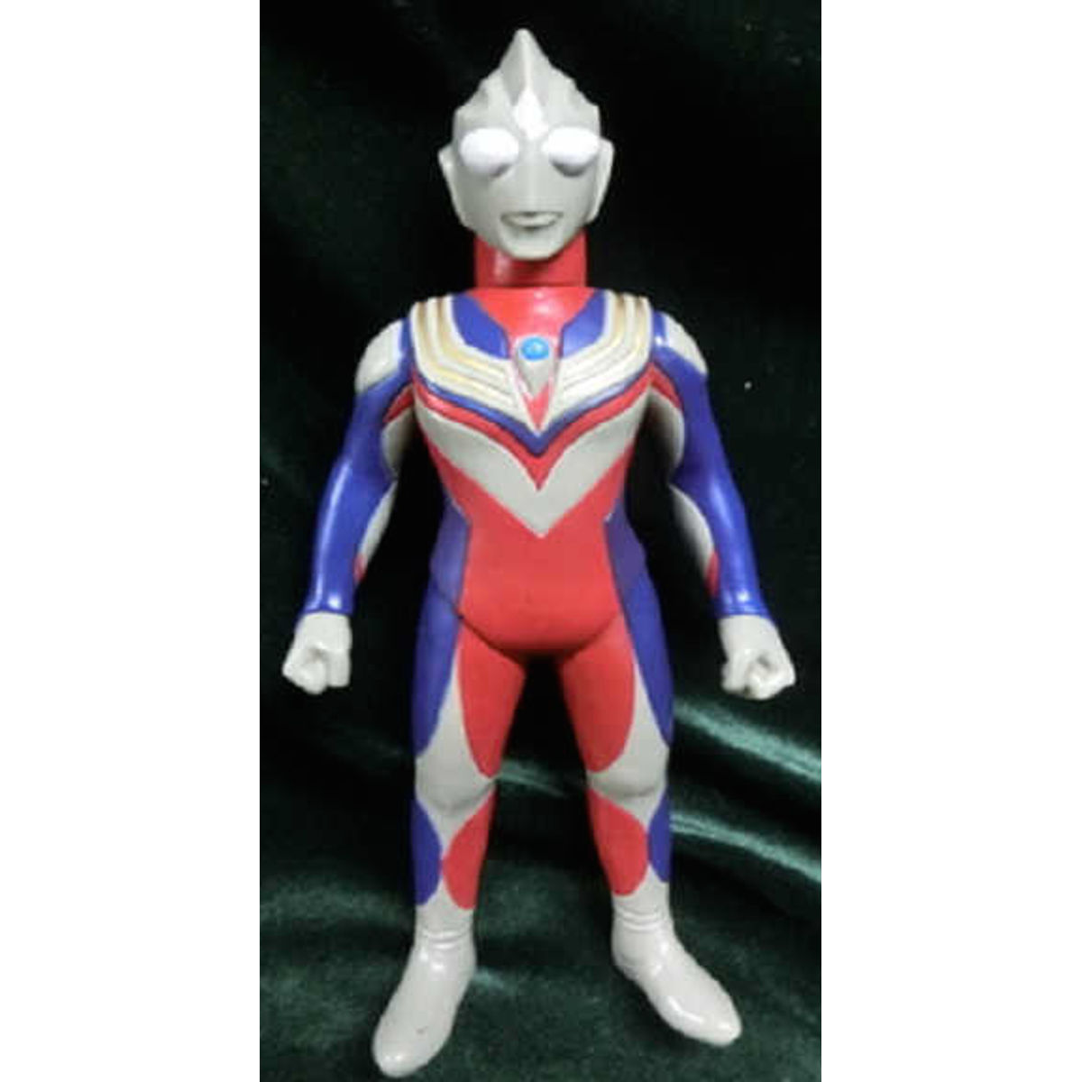 Bandai new Bullmark Ultraman Tiga gray molded