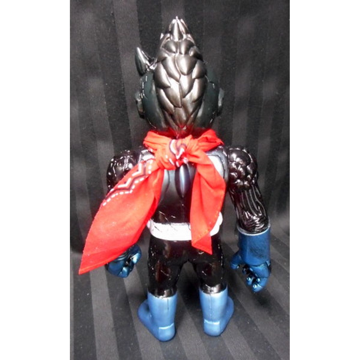 Real head next man (black molding)