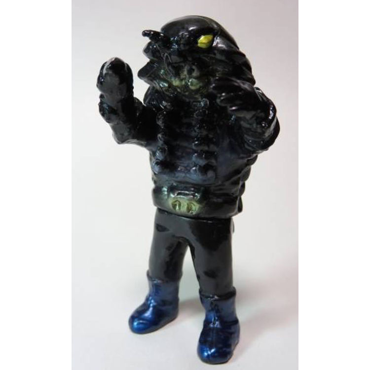 Yamomaku Giant isopod man Phase 1 - Black Molding by Yamomark