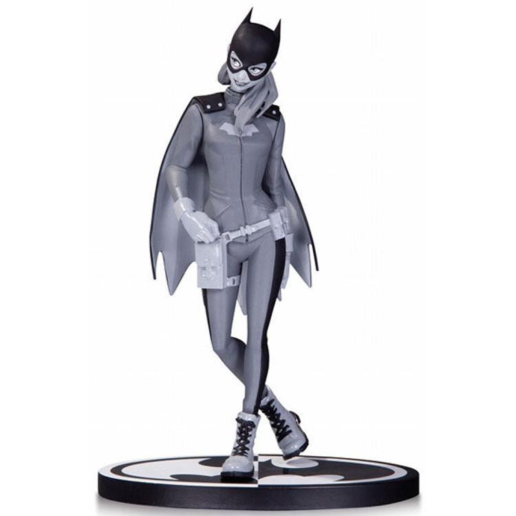 Batman - Batgirl Black & White Statue: Babs Tarr by DC Comics