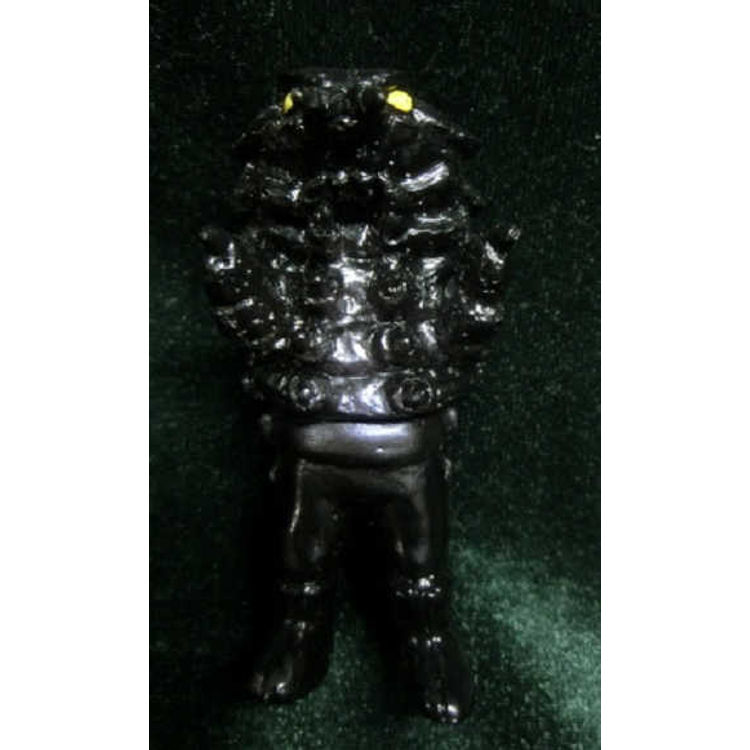 Yamomaku Gacha Giant isopod man (black molding) by Yamomark