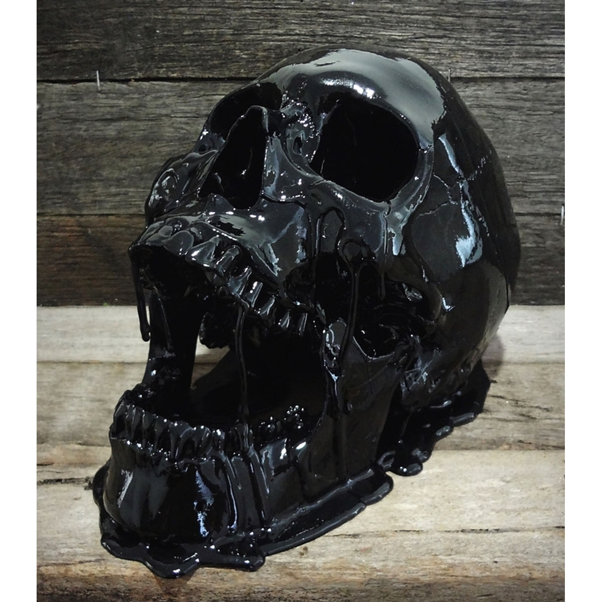 DARKNESS MELTS SKULL