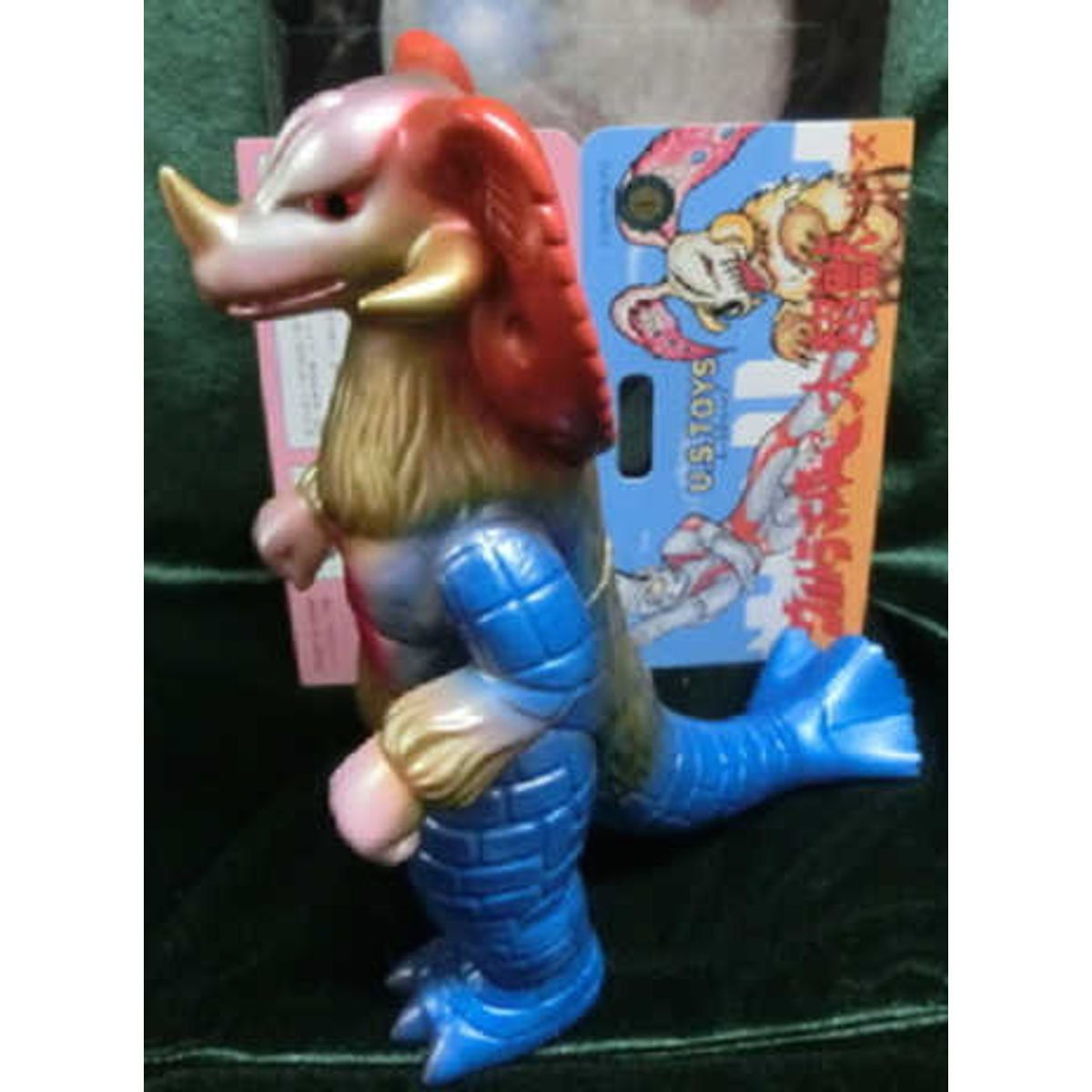 USTOYS Ultraman A large ultra beast series Lunaticks (Pink molding)