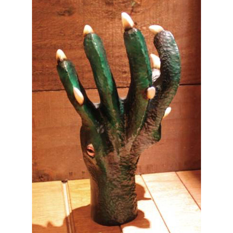 Lizard hand & eyes by bumpkin