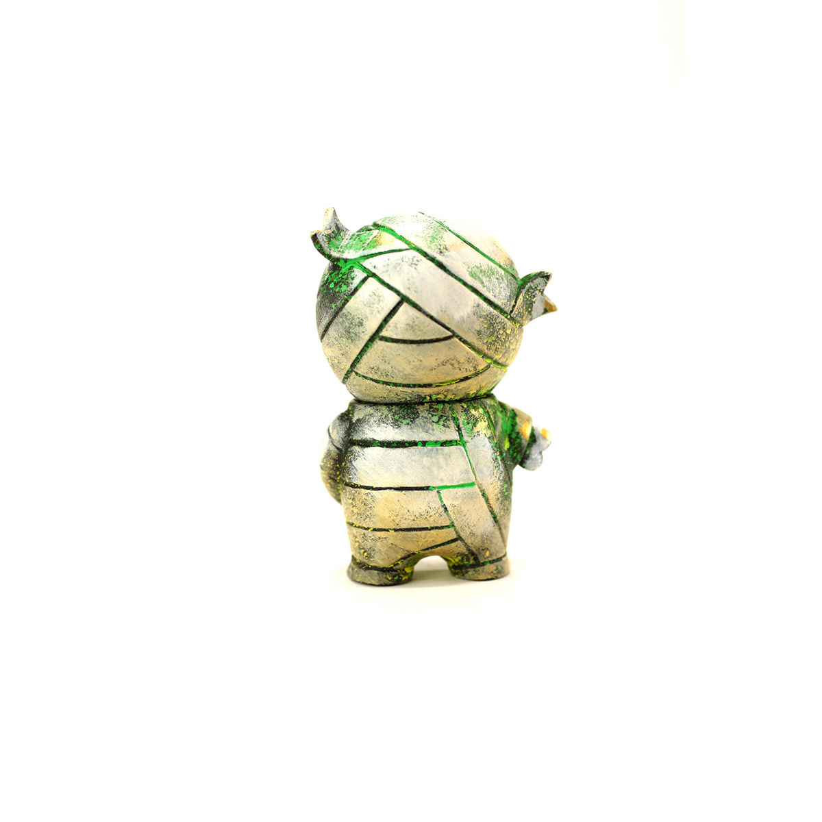 Alabaster Pocket Mummy Boy - Beige/Orange Eyes