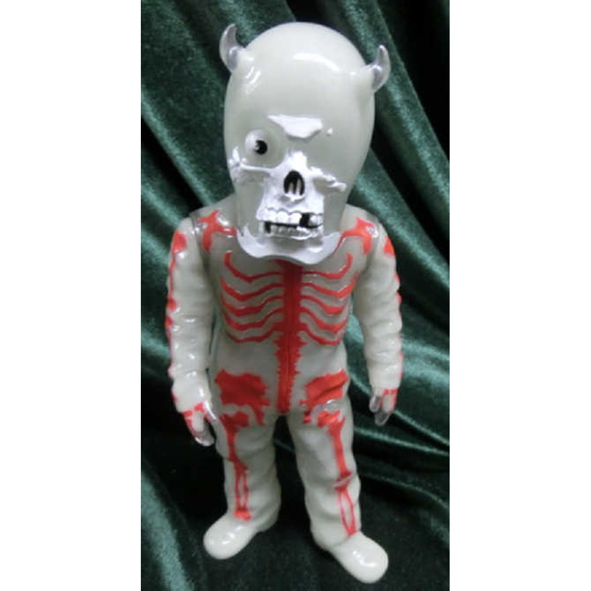 Skullman - (clear × phosphorescent / double molding / bone / red / back / darkness)