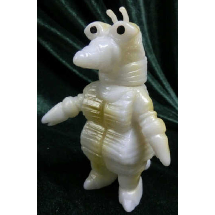 Bear model mini size Soft Vinyl Mogera (white molding) by Bearmodel