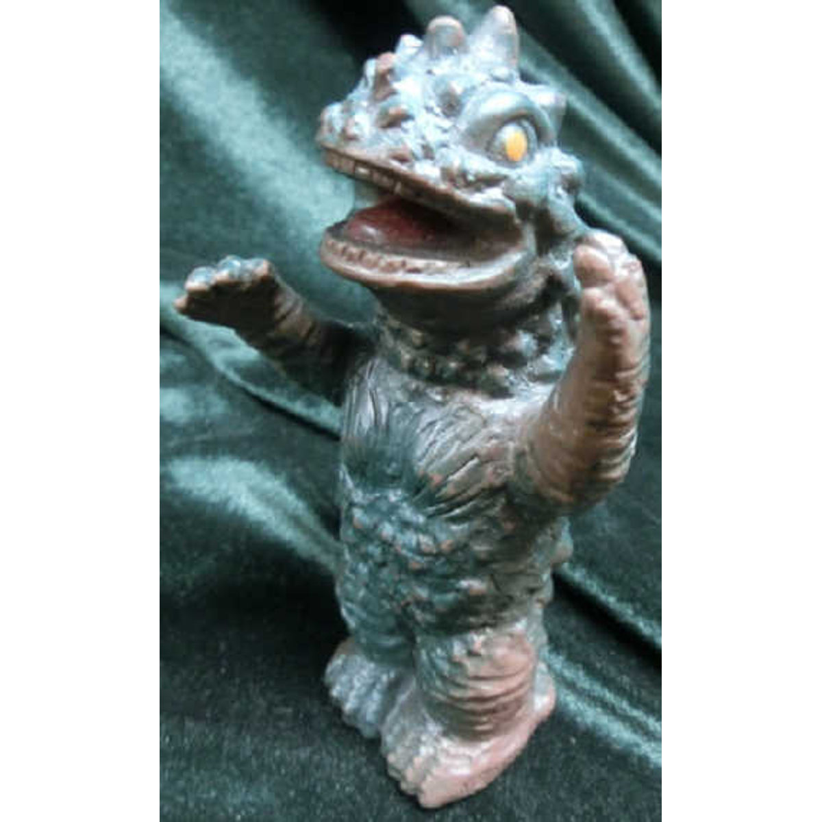 Osato toy monster jumbo Finger Puppet Magura ( Brown molding )
