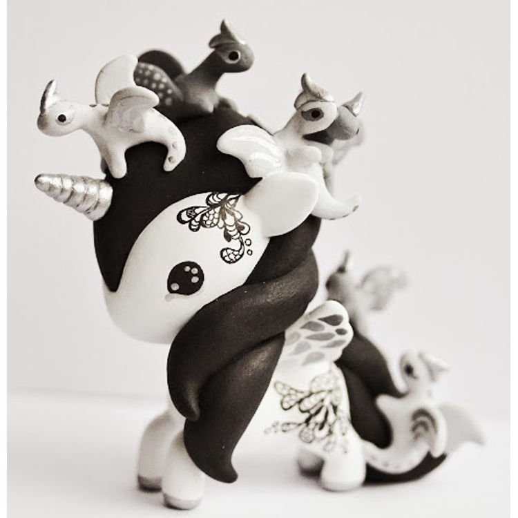 Tokidoki Unicorno Art Toy - Dragons by Mijbil Teko (Silvia Minucelli)
