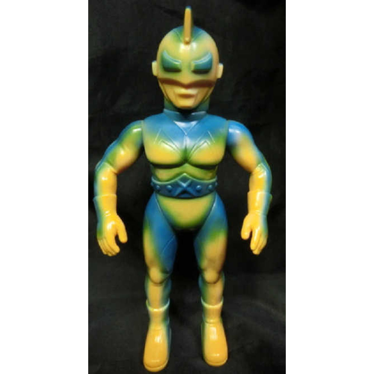 Captain Maxx ( skin color molding / yellow / blue )