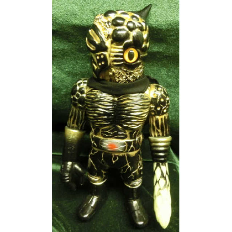 Kaosuman No. 1 (black molding / gold paint / arm / demon Osu / phosphorescent molding) by Real X Head (Mori Katsura)
