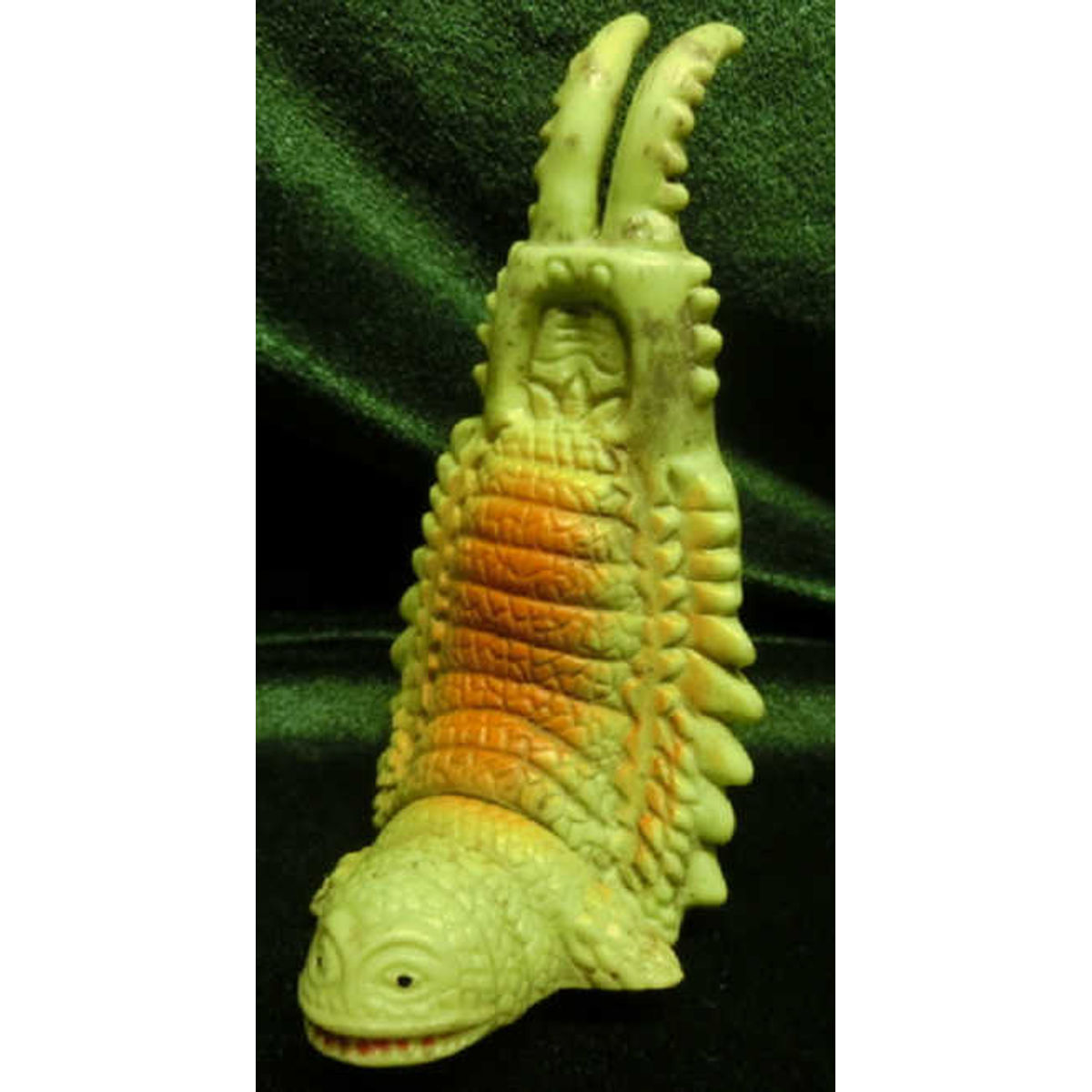 Bullmark middle size tails (thin green molding)