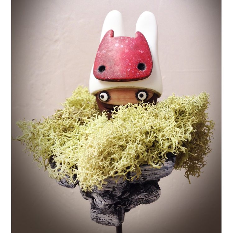 "Masks - Tiny Fellow" Figurine (2015) by KIBOOCHAN (Eugénie Bazelis)