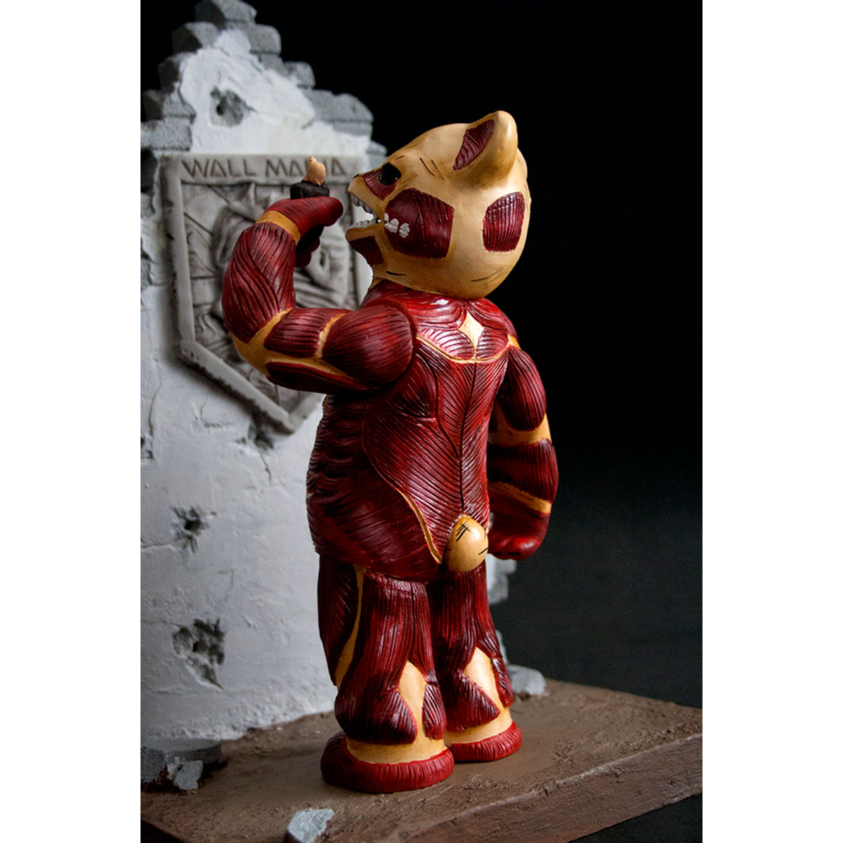 COLOSSAL TITAN TARGET