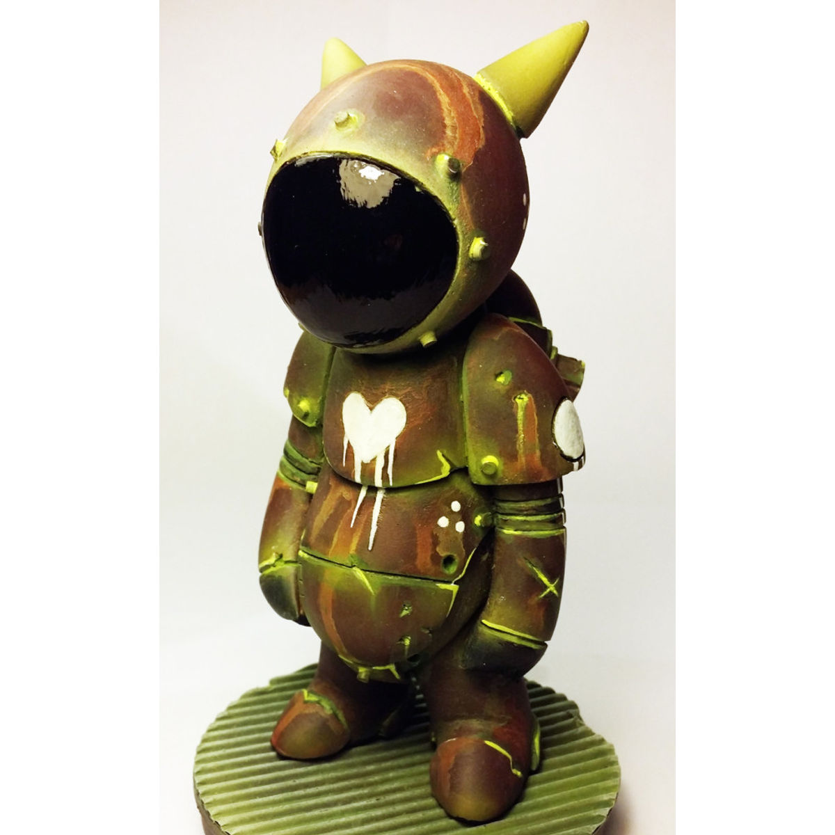 TO-BOT ( The Toy Chronicle Exclusive )