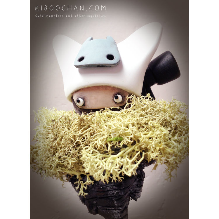 "Moon - Trip To The Moon" Figurine (2015) by KIBOOCHAN (Eugénie Bazelis)