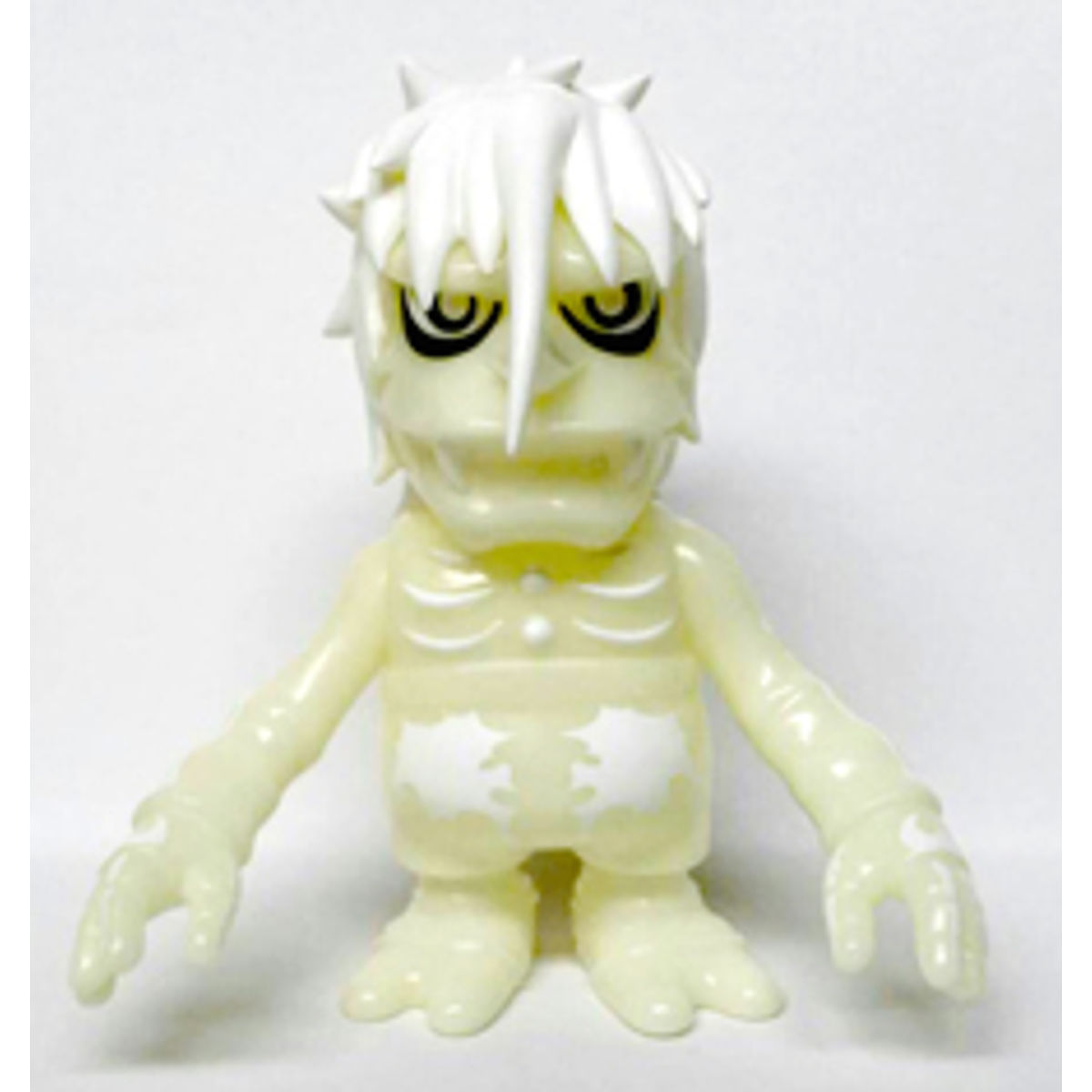 SKULL VAMPIRE WHITE GLOW IN THE DARK ( Shocker version )