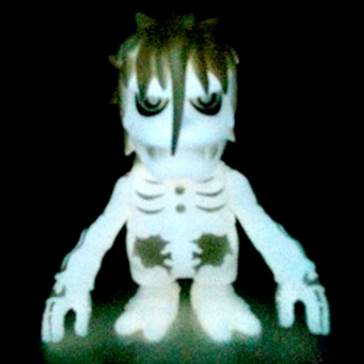 SKULL VAMPIRE WHITE GLOW IN THE DARK ( Shocker version )