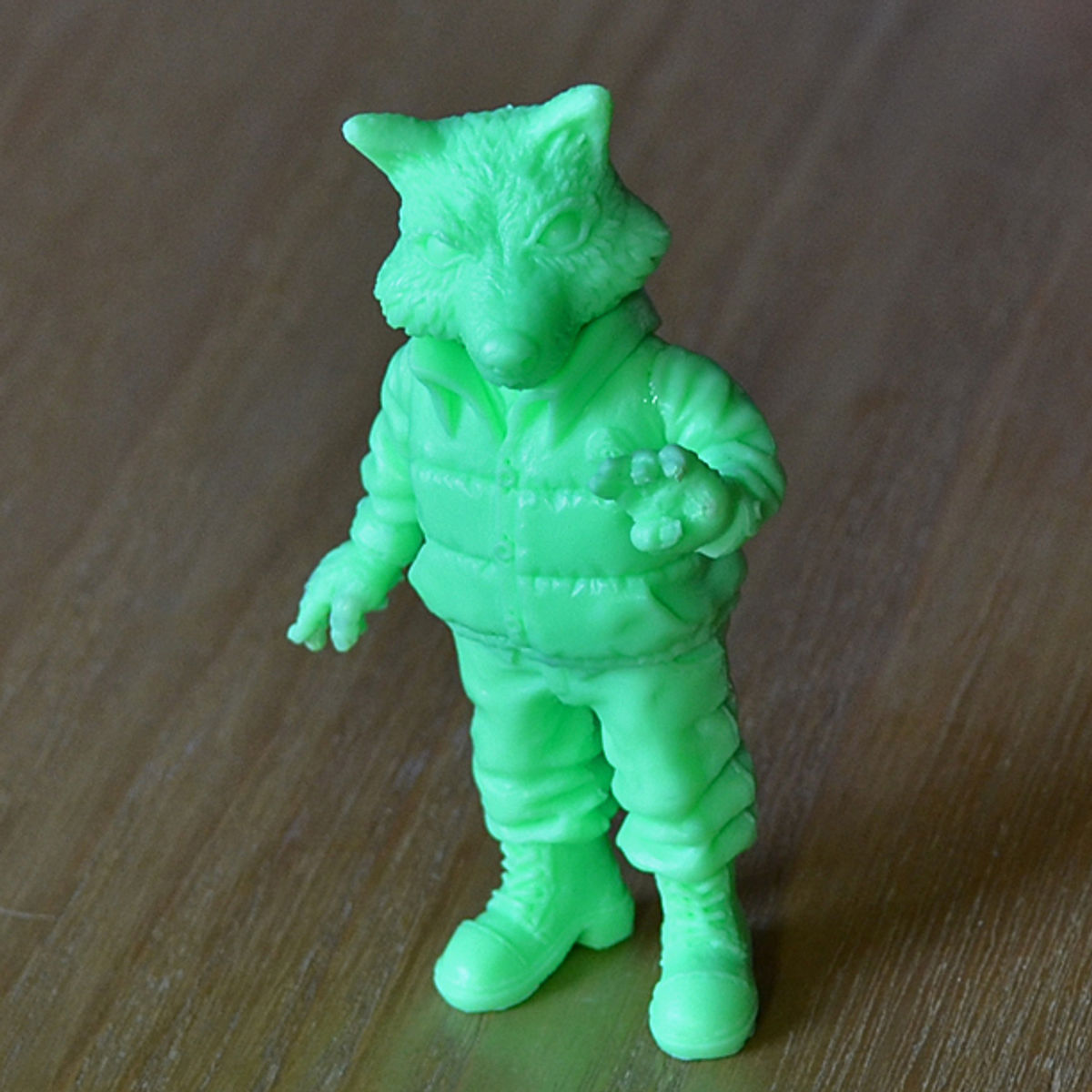 Darwin (neon green)