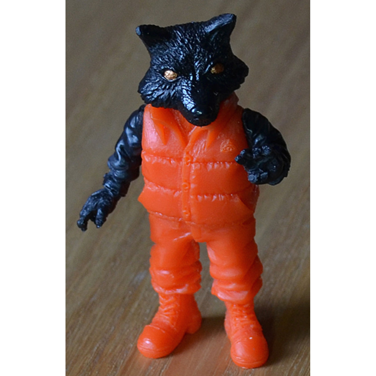 Darwin (orange/black mixed parts)