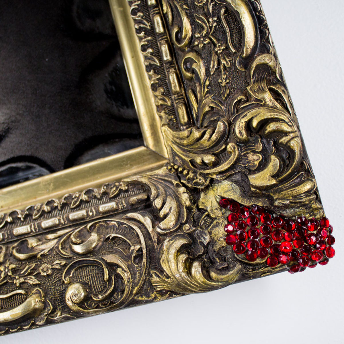 A Thousand Times More Beautiful Than You. 1001 Hertz