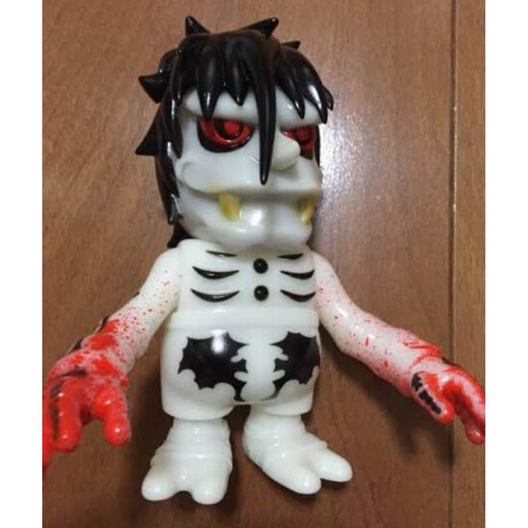 WHITE VAMPIRE SB Ver. ( Secret - Blood Splattered ) by Balzac