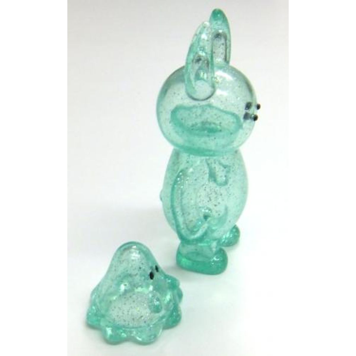 UAMOU × ameame green mint candy Dazed