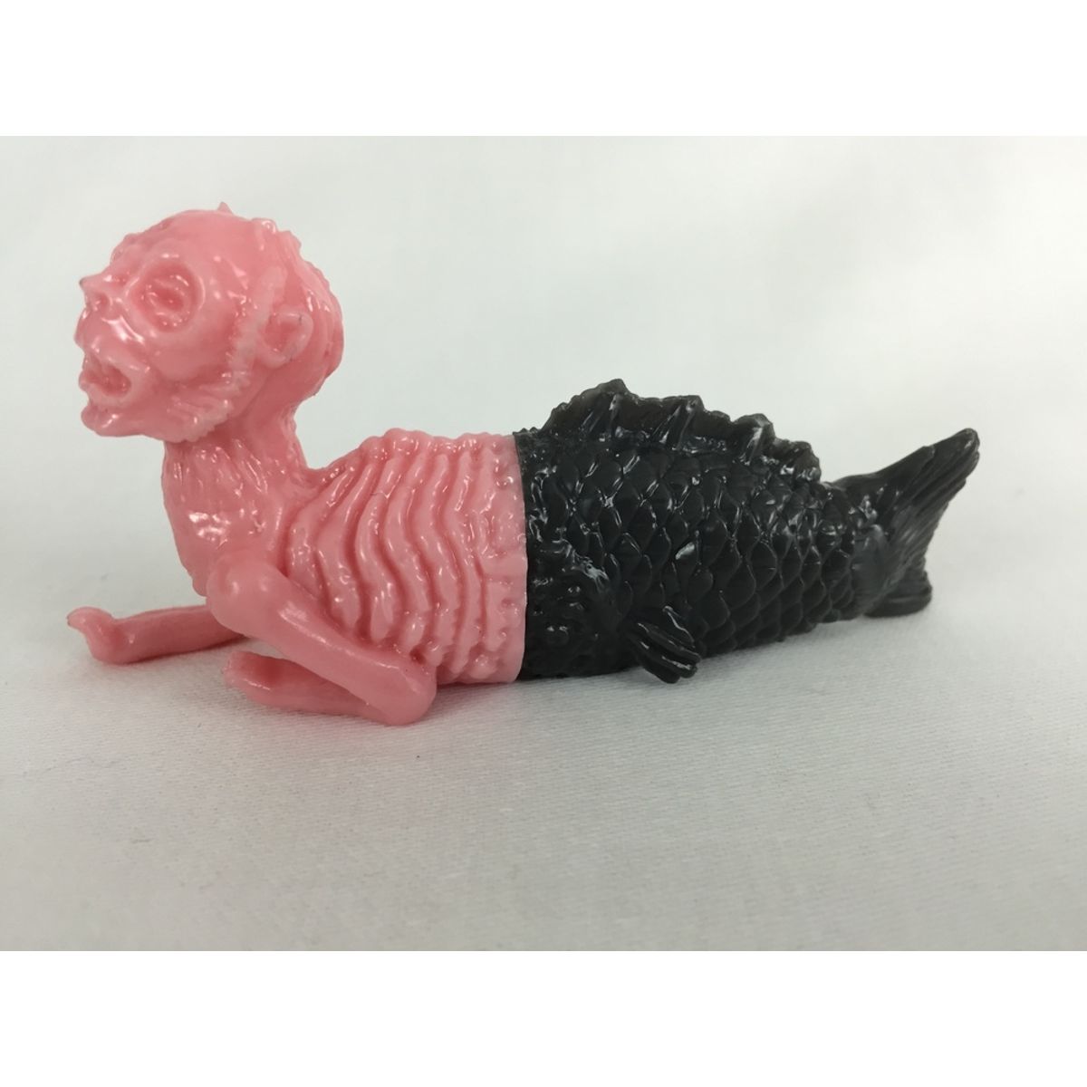 Fiji Mermaid (Pink/Dark Grey)