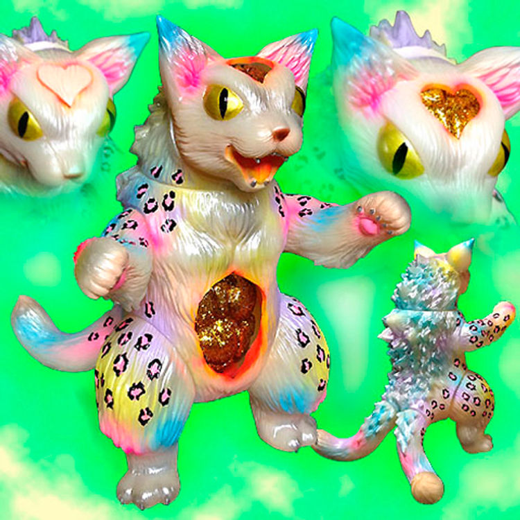 KING NEGORA [GID with Glitter Guts] by BLObPUS