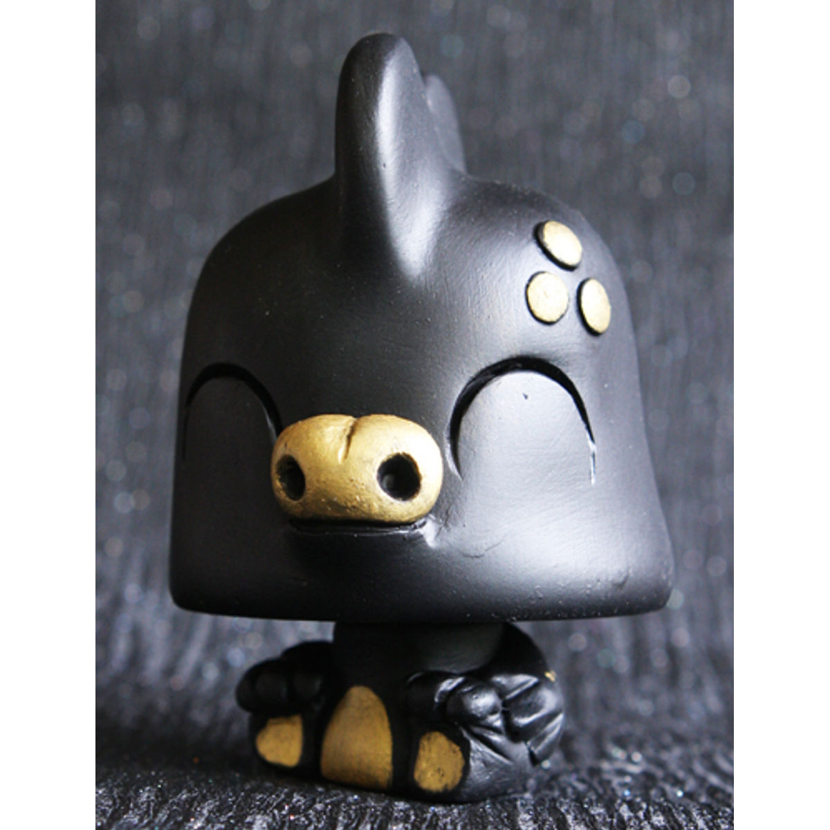 Newt Jnr XL - Black and Gold