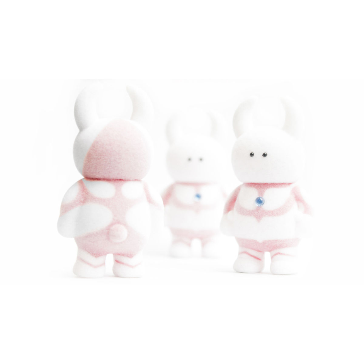 White Flocked Ultrauamou