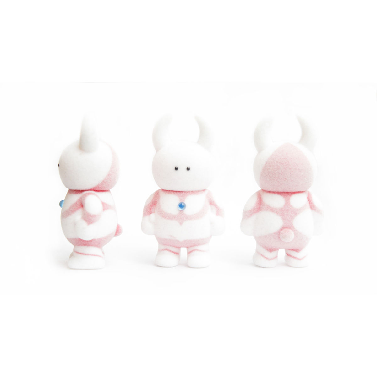 White Flocked Ultrauamou