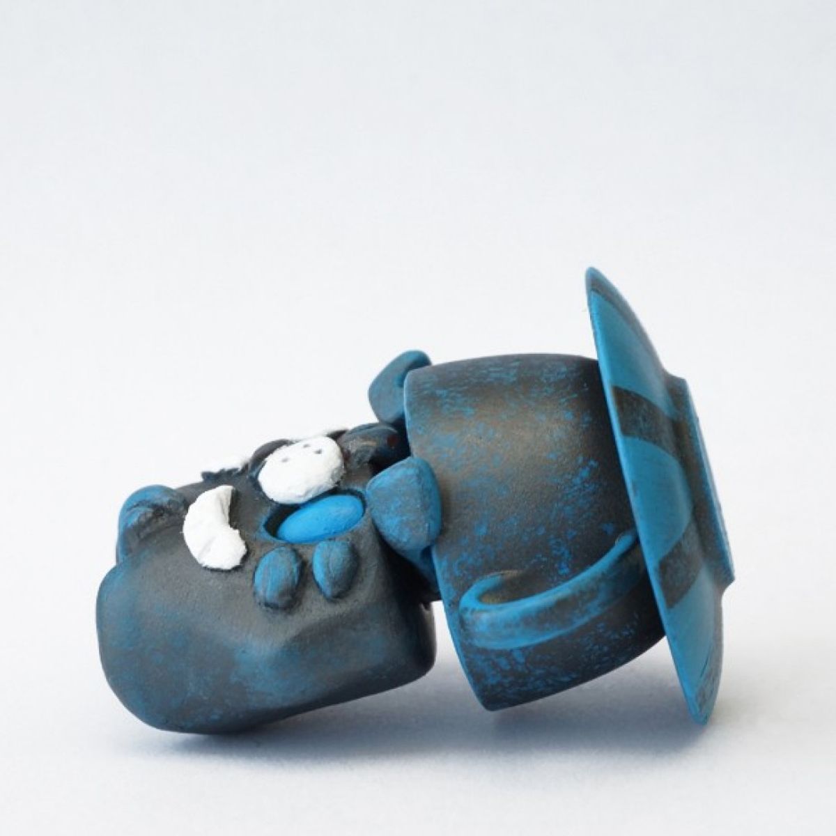 Blue Mitted Kitty Tea