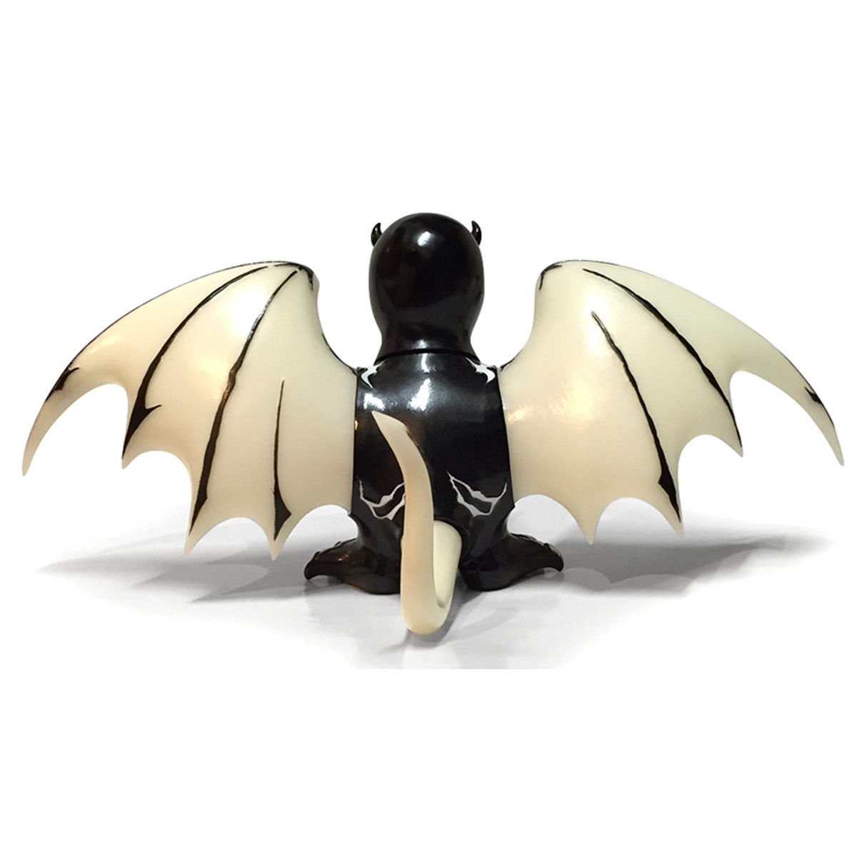 Nuclear era Roh vampire bats SB Ver. (White GID)