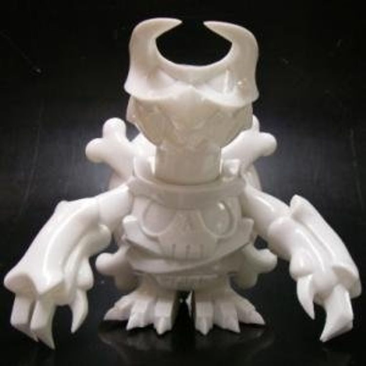 Skuttle X - All White by Touma