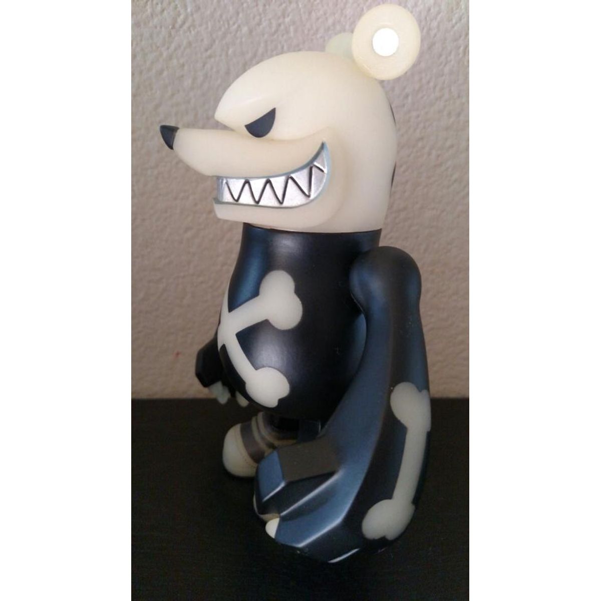 Knuckle Bear - Grinning GID