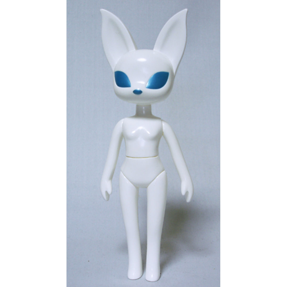 Yvette / White