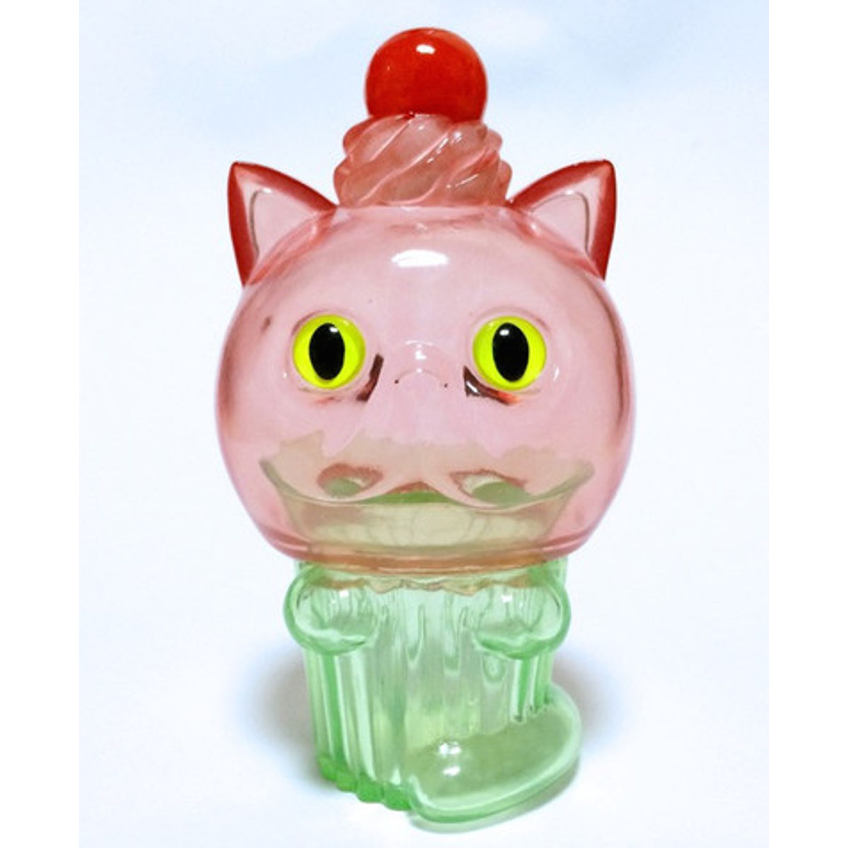 Exotic Short Hair Cupcat - clear red/green
