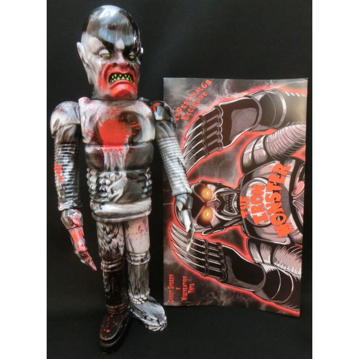 THE IRON MONSTER (SF68 limited / black-and-white marble molding / blood splash)