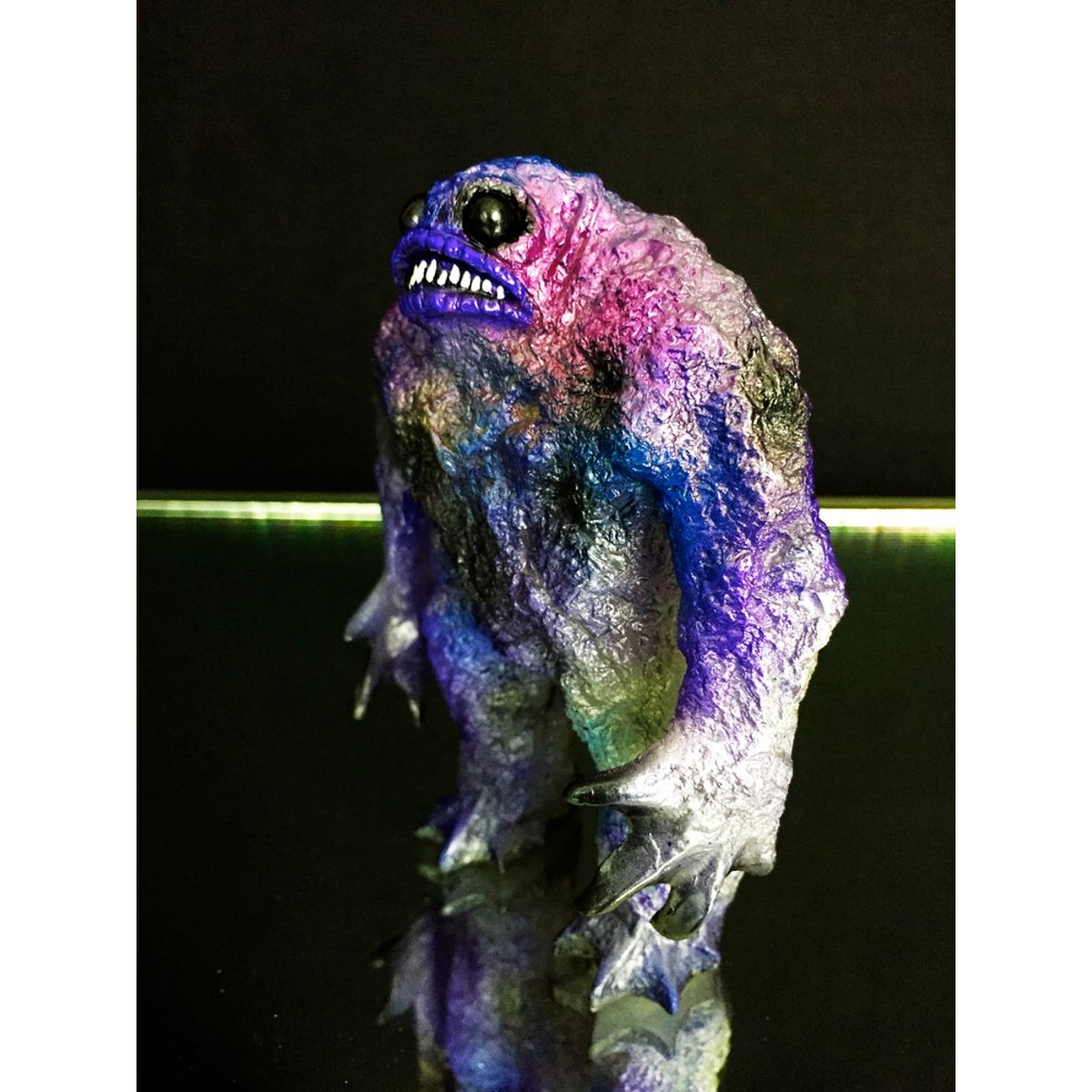 Glow in the dark Kaiju Rhaal (Multi Metallic spray)