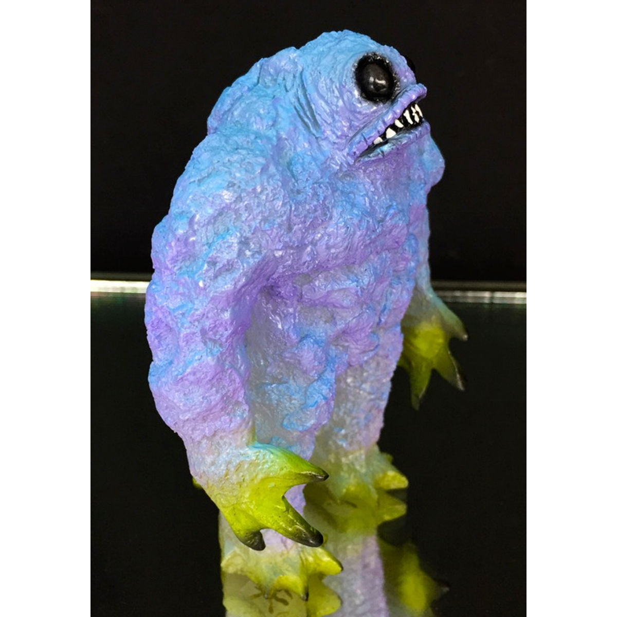 Glow in the dark Kaiju Rhaal (Blue)