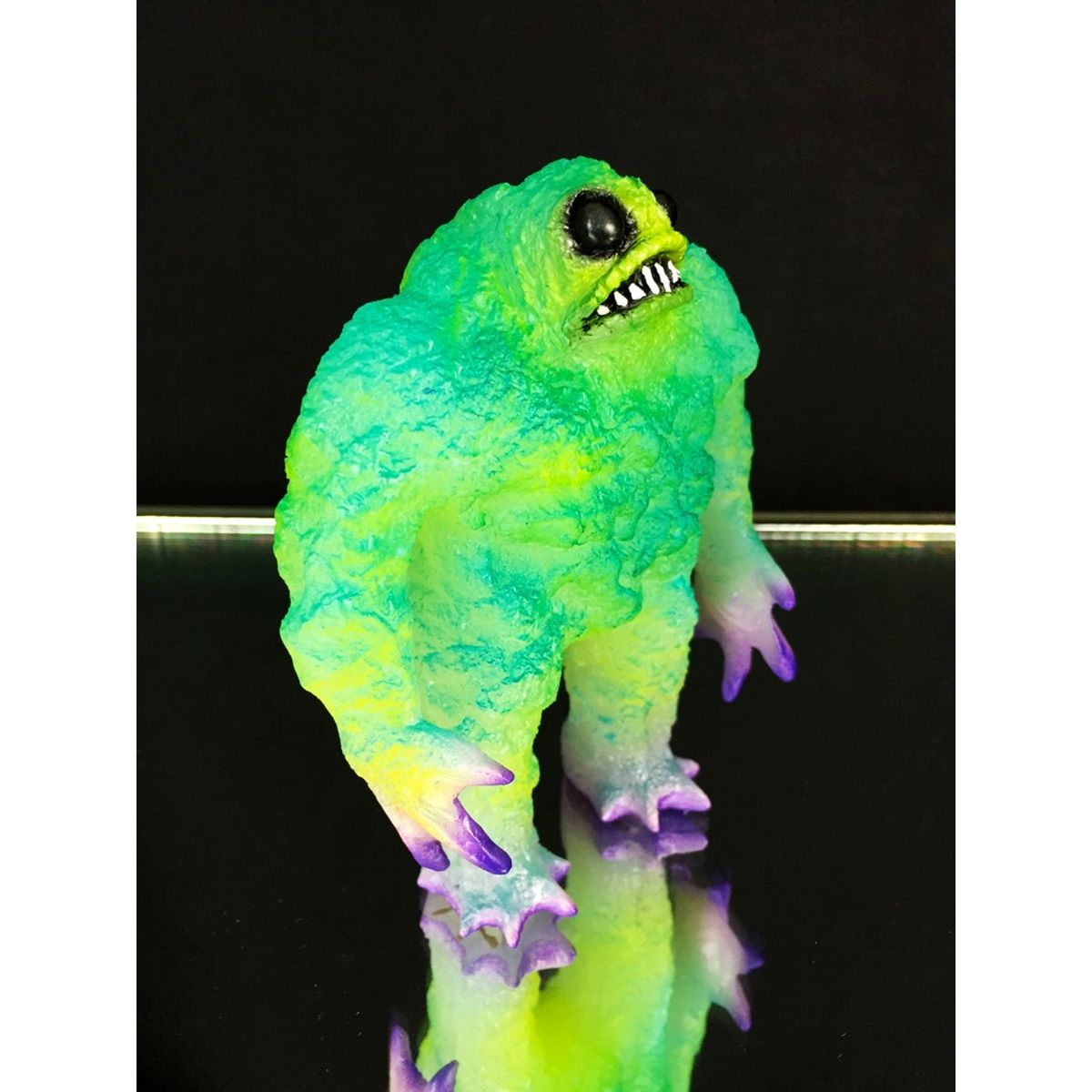 Glow in the dark Kaiju Rhaal (Green)