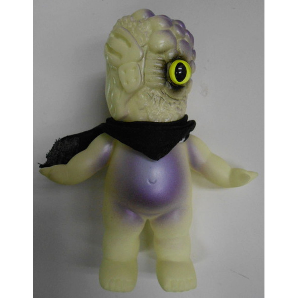 ChaoQ (Full Size) - Cao 9 (a phosphorescent formed type / meta-purple / eye = fluorescence yellow / black muffler)