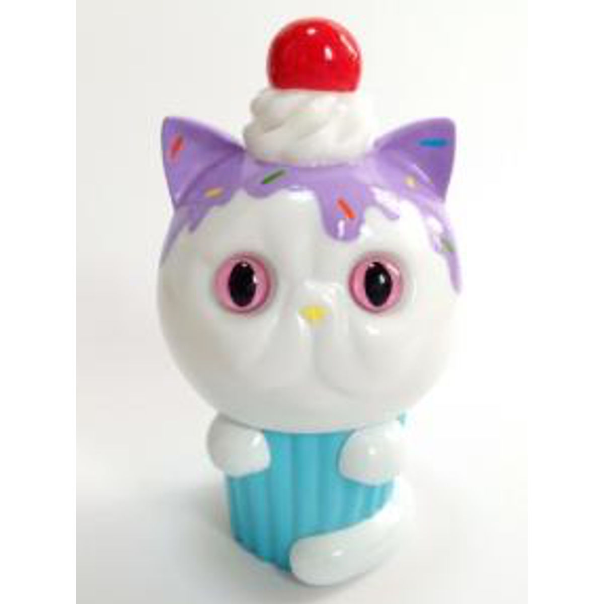 Exotic short hair cupcake: hand-painted chocolate spray / Purple