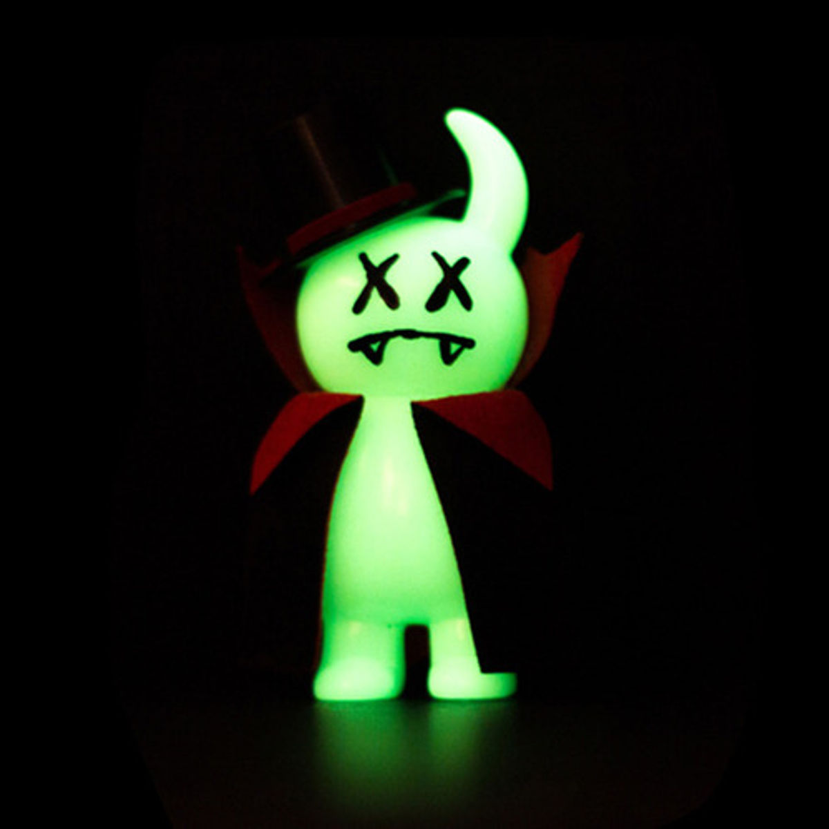 Delayed Brain "Dracula Uamou" - Phosphorescent Muu Ver